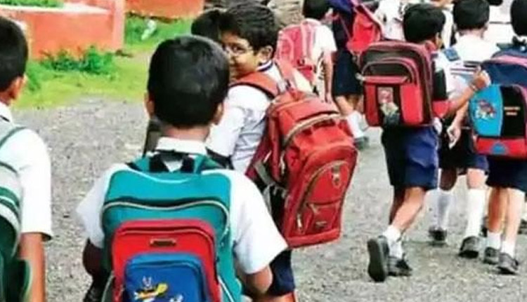 സംസ്ഥാനത്തെ സ്‌കൂളുകള്‍ക്ക് പൂജവയ്പ്പിന് ഒരു ദിവസം കൂടി അവധി; പ്രഖ്യാപനവുമായി വിദ്യാഭ്യാസ വകുപ്പു മന്ത്രി