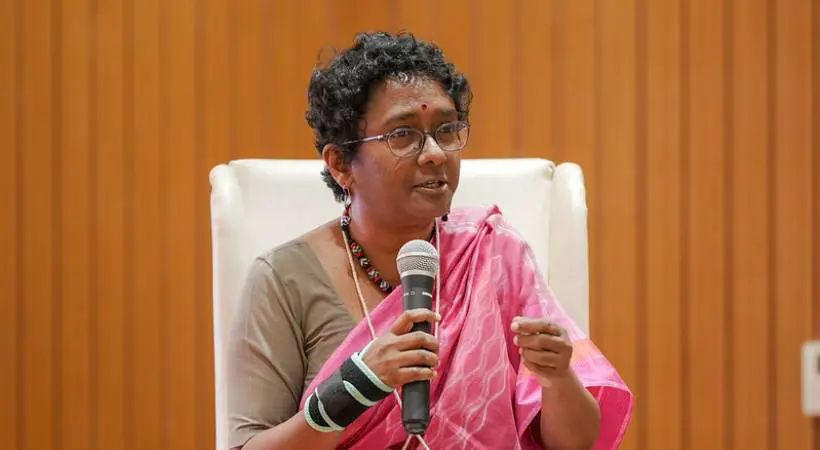 പുതിയ ചീഫ് സെക്രട്ടറിയായി ശാരദ മുരളീധരന്‍ ചുമതലയേറ്റു