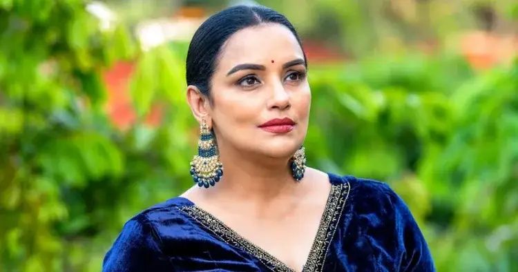 പവര് ഗ്രൂപ്പില് സ്ത്രീകളുണ്ട്, എനിക്ക് 9 സിനിമകള് നഷ്ടമായി; ശ്വേതാ മേനോൻ