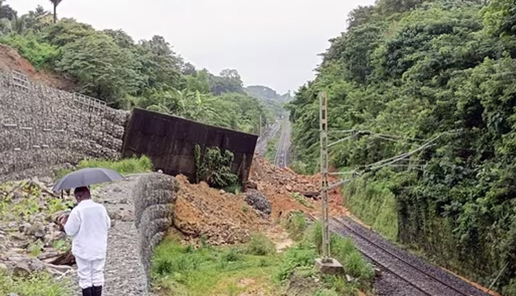 റെയിൽപ്പാതയിൽ മണ്ണിടിച്ചൽ; ബെംഗളൂരു- മംഗളൂരു പാതയിൽ ഗതാഗതം ഇന്ന് മുതൽ പുനരാരംഭിക്കും