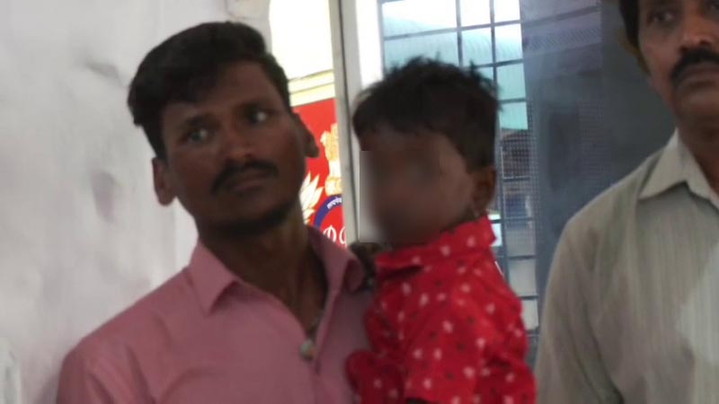 ട്രെയിനിൽ വെച്ച് മൂന്ന് വയസുകാരനെ തട്ടിക്കൊണ്ടുപോകാൻ ശ്രമം; ദമ്പതികൾ പിടിയിൽ