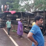 സ്വകാര്യ ബസ് മറിഞ്ഞ് അപകടം; നിരവധി യാത്രക്കാർക്ക് പരുക്ക്