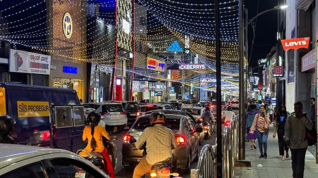 വാണിജ്യ പ്രവർത്തനങ്ങൾക്ക് പുലർച്ചെ ഒരു മണി വരെ പ്രവർത്തനാനുമതി