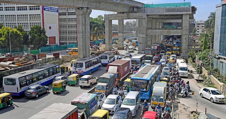 ഗതാഗതക്കുരുക്ക്; ഔട്ടർ റിങ് റോഡിലെ ഐടി ജീവനക്കാർക്ക് ഇന്ന് വർക്ക്‌ ഫ്രം ഹോം