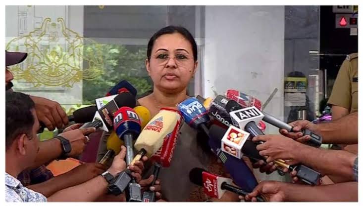 വയനാട്ടിൽ കുട്ടികളെ ദത്ത് എടുക്കേണ്ട സാഹചര്യമില്ല; എല്ലാവരും ബന്ധുക്കളുടെ സംരക്ഷണയിലെന്ന് മന്ത്രി