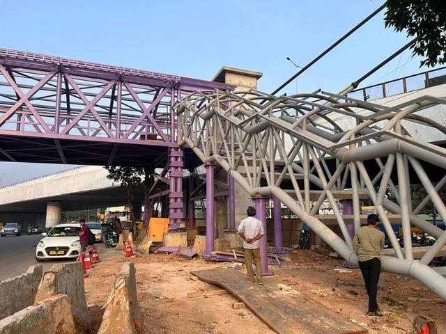 കെആർ പുരം റെയിൽവേ സ്റ്റേഷനിൽ നിന്നും കെആർ പുരം മെട്രോയിലേക്കുള്ള ഫൂട്ട് ഓവർ ബ്രിഡ്ജ് തുറന്നു