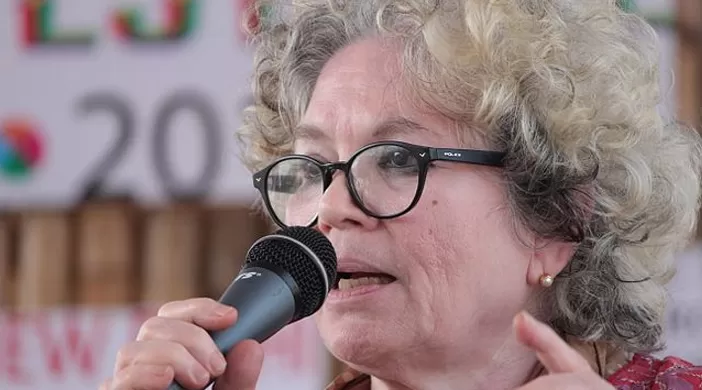 കേന്ദ്രമന്ത്രി സുരേഷ്ഗോപി മാധ്യമ പ്രവര്‍ത്തകരെ കയ്യേറ്റം ചെയ്യുന്നത് എന്ത് അധികാരത്തില്‍; വിമര്‍ശനവുമായി എഴുത്തുകാരി സാറാ ജോസഫ്