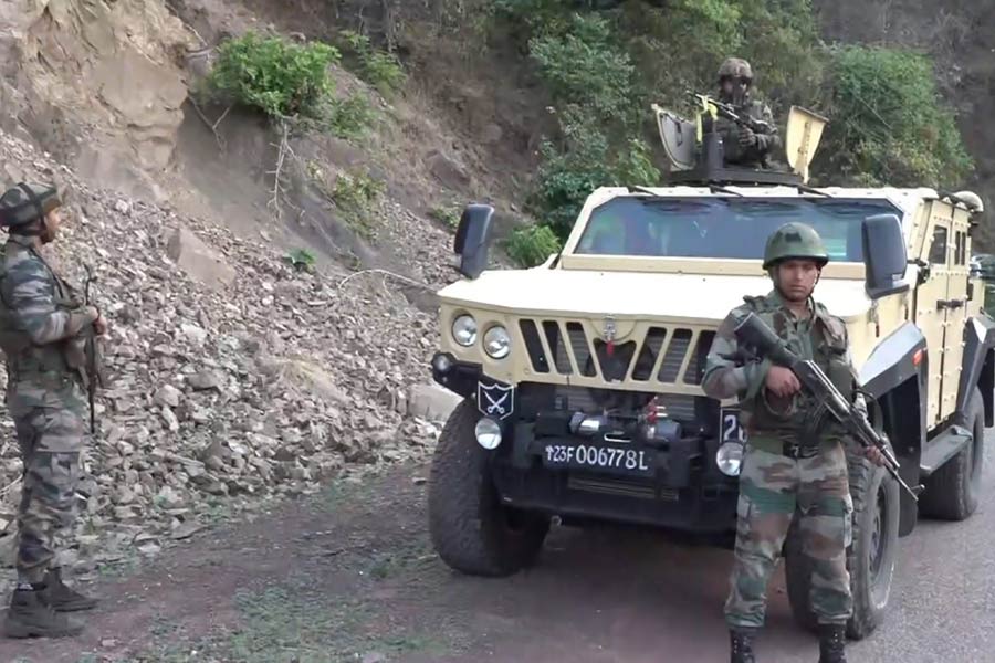 ജമ്മുവില്‍ ഏറ്റുമുട്ടല്‍; മൂന്ന് ജെയ്ഷെ മുഹമ്മദ് ഭീകരരെ സുരക്ഷാ സേന വധിച്ചു