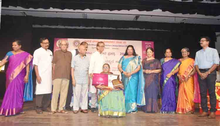 ദ്രാവിഡഭാഷാ വിവർത്തക അസോസിയേഷന്‍ പുരസ്കാരം സമ്മാനിച്ചു