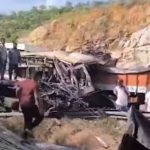 ആന്ധ്രയിൽ ബസ് ലോറികളിൽ ഇടിച്ച് അപകടം: എട്ട് മരണം; 30 പേര്ക്ക് പരുക്ക്