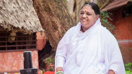 അമ്മയ്ക്ക് ഇന്ന് 71-ാം ജന്മദിനം; ആഘോഷം ഒഴിവാക്കി, വയനാടിന് 15 കോടിയുടെ പുനരധിവാസ പദ്ധതി