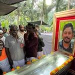 അര്ജുന്റെ മൃതദേഹം കണ്ണാടിക്കലിലെ വീട്ടിലെത്തിച്ചു; കണ്ണീരോടെ ആയിരങ്ങള്