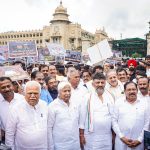 ഖനി അഴിമതിക്കേസിൽ കുമാരസ്വാമിയെ കുറ്റവിചാരണ ചെയ്യാൻ അനുമതി നൽകണം; കോണ്‍ഗ്രസ് നേതാക്കള്‍ ഗവര്‍ണര്‍ക്ക് നിവേദനം നൽകി