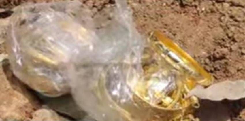 മോഷണം പോയ 25 പവന്‍ സ്വര്‍ണം ഉപേക്ഷിച്ച നിലയില്‍; കണ്ടെത്തിയത് വീടിന് സമീപത്തെ വഴിയില്‍