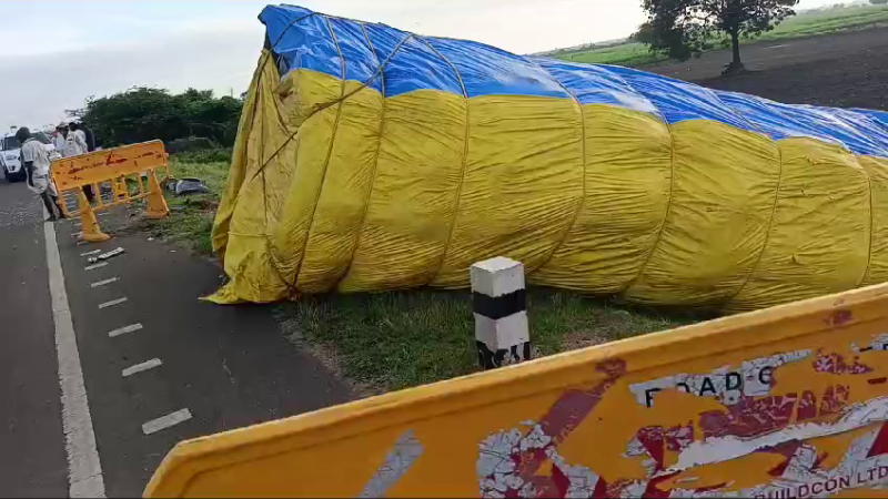 കാറും ട്രക്കും കൂട്ടിയിടിച്ച് അപകടം; നാല് പേർ മരിച്ചു