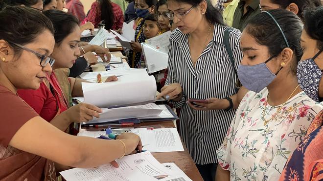 സംസ്ഥാനത്തെ കോളേജുകളുടെ പ്രവർത്തനം നിരീക്ഷിക്കാൻ പുതിയ സമിതി രൂപീകരിക്കും