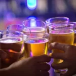 വീട്ടിൽ സൂക്ഷിച്ചിരുന്ന മദ്യം കഴിച്ചു; മൂന്ന് വിദ്യാർഥികൾ അവശനിലയിലായി