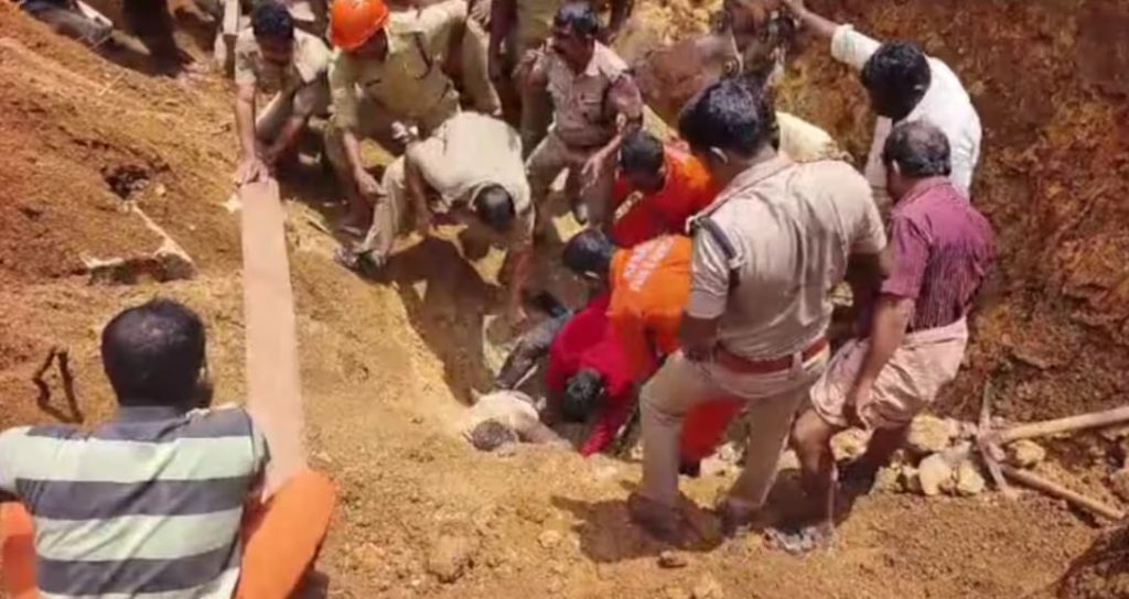 നെയ്യാറ്റിന്‍കരയില്‍ മണ്ണിടിഞ്ഞ് വീണ് അപകടം; മണ്ണിനടിയില്‍ കുടുങ്ങിയ ആള്‍ക്ക് വേണ്ടിയുള്ള രക്ഷാപ്രവര്‍ത്തനം നടക്കുന്നു