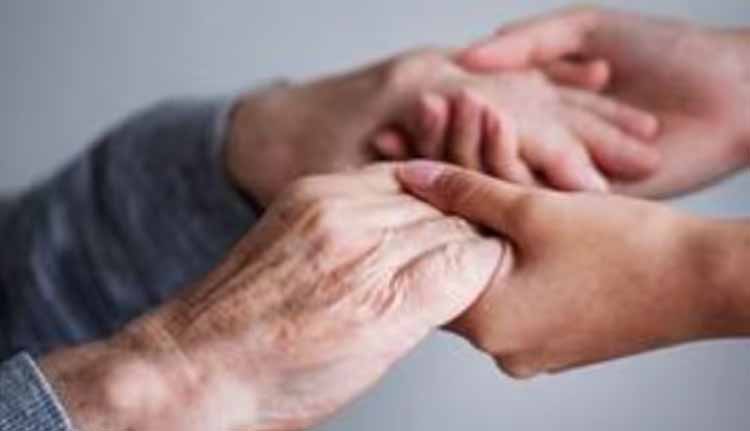 രാജ്യത്തെ 70 കഴിഞ്ഞ എല്ലാവർക്കും 5ലക്ഷം രൂപയുടെ ആരോഗ്യ ഇൻഷ്വറൻസ്