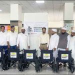 വീൽ ചെയറുകൾ നൽകി