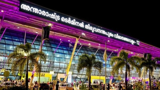 പൈങ്കുനി ആറാട്ട് ഘോഷയാത്ര; തിരുവനന്തപുരം വിമാനത്താവളം അടച്ചിടും