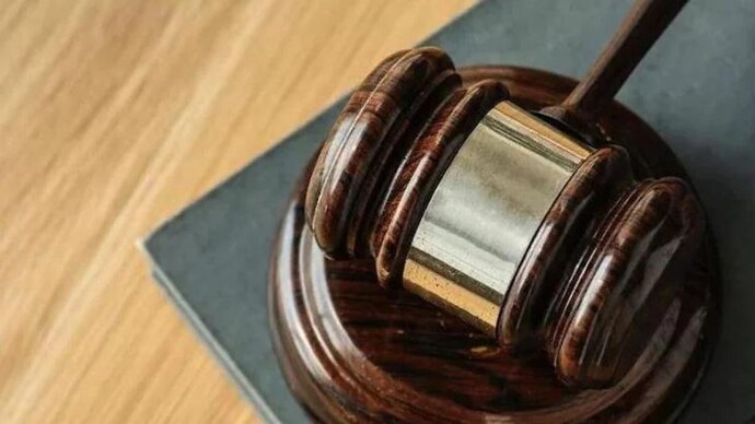 ദോഹ- ബെംഗളുരു വിമാനത്തിൽ 14-കാരിക്കെതിരെ ലൈംഗികാതിക്രമം, പ്രതിക്ക് ബെംഗളുരു പ്രത്യേക കോടതി മൂന്ന് വർഷം തടവും പിഴയും വിധിച്ചു