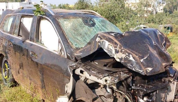 സിനിമ സംവിധായകന്റെ വാഹനം തട്ടി യുവതിക്ക് പരുക്ക്