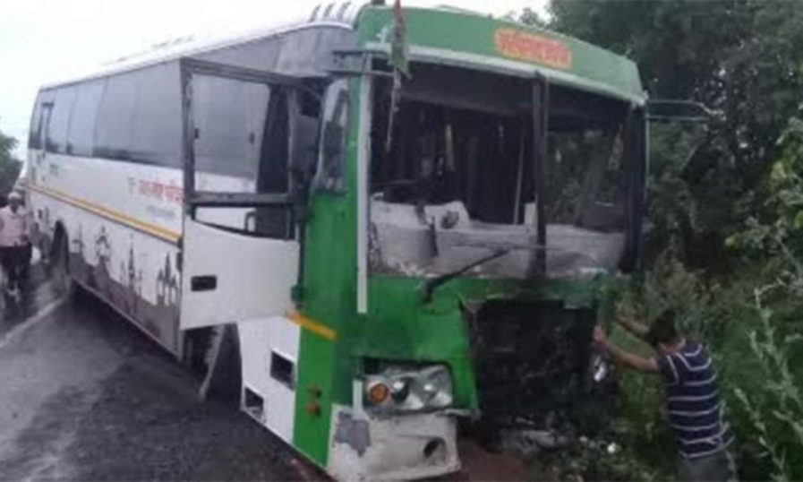 ഉത്തർപ്രദേശിലെ ഹത്രാസിൽ വൻ വാഹനാപകടം; 12 മരണം