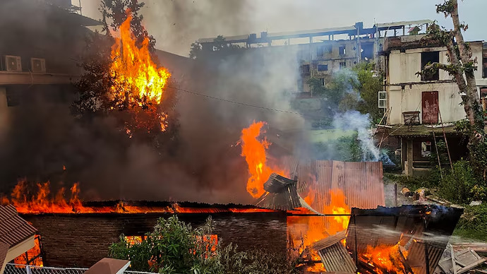 കാണാതായ മുൻ സൈനികൻ കൊല്ലപ്പെട്ട നിലയില്‍; മണിപ്പൂരില്‍ സുരക്ഷ ശക്തമാക്കി പോലീസ്