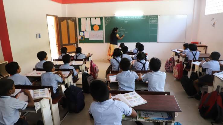 ക്രിസ്മസ് അവധി വെട്ടിക്കുറക്കാനൊരുങ്ങി സ്വകാര്യ സ്കൂൾ മാനേജ്മെന്റുകൾ