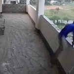 അമാനുഷിക ശക്തിയുണ്ടെന്ന് കാണിക്കാൻ കെട്ടിടത്തിൽ നിന്ന് താഴേക്ക് ചാടി; വിദ്യാർഥിക്ക് ഗുരുതര പരുക്ക്