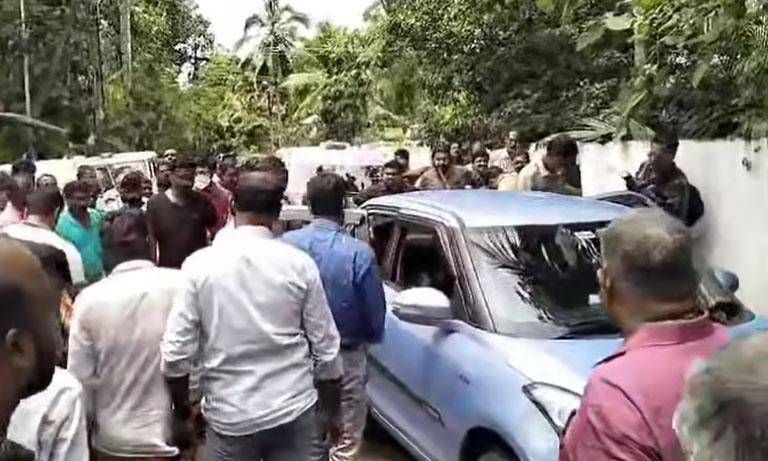 നിര്‍ത്തിയിട്ട കാറിനുള്ളില്‍ മൃതദേഹം; രണ്ട് പേര്‍ പോലീസ് കസ്റ്റഡിയില്‍