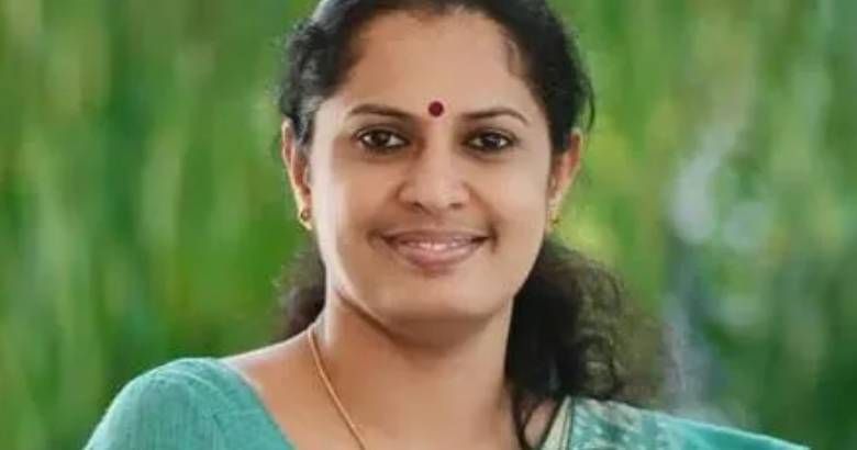 പറയാനുള്ളത് പാര്‍ട്ടി വേദിയില്‍ പറയും; സഖാക്കളും സുഹൃത്തക്കളും വ്യാജ പ്രചരണങ്ങള്‍ തള്ളിക്കളയണമെന്ന് പിപി ദിവ്യ