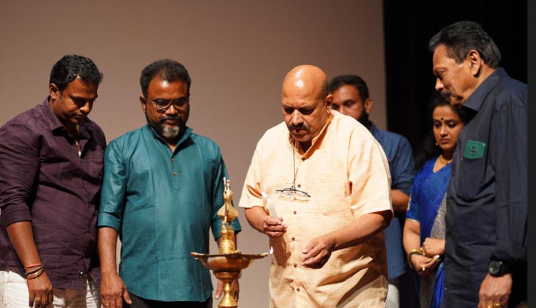 നവ എക്‌സ്പ്രഷന്‍സ് പെര്‍ഫോമിംഗ് ആര്‍ട്‌സ് അക്കാദമിയില്‍ ചിലങ്ക പൂജ