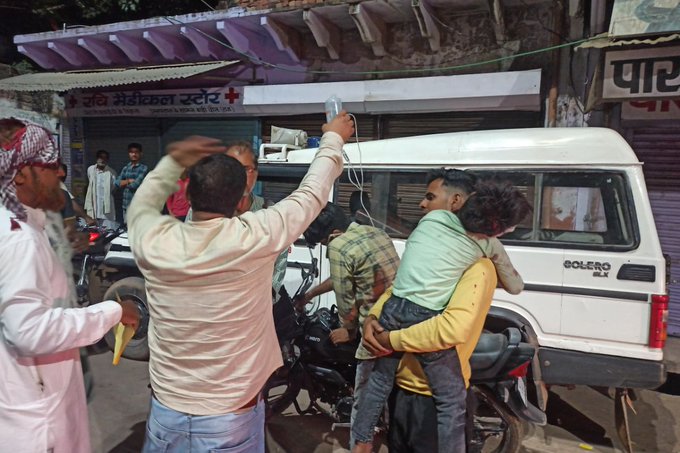 രാജസ്ഥാനില്‍ ബസും ട്രക്കും കൂട്ടിയിടിച്ച് അപകടം: 9 കുട്ടികള്‍ അടക്കം 12 മരണം