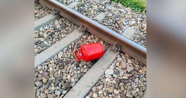 വീണ്ടും റെയില്‍വേ ട്രാക്കില്‍‌ ഗ്യാസ് സിലിണ്ടര്‍