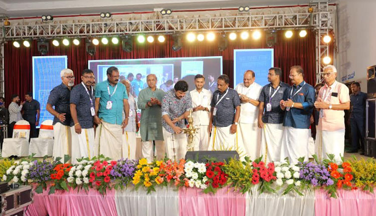 പ്രവാസി മലയാളികൾ കേരളത്തിന്‌ അഭിമാനം: കെ ബി ഗണേഷ് കുമാർ 