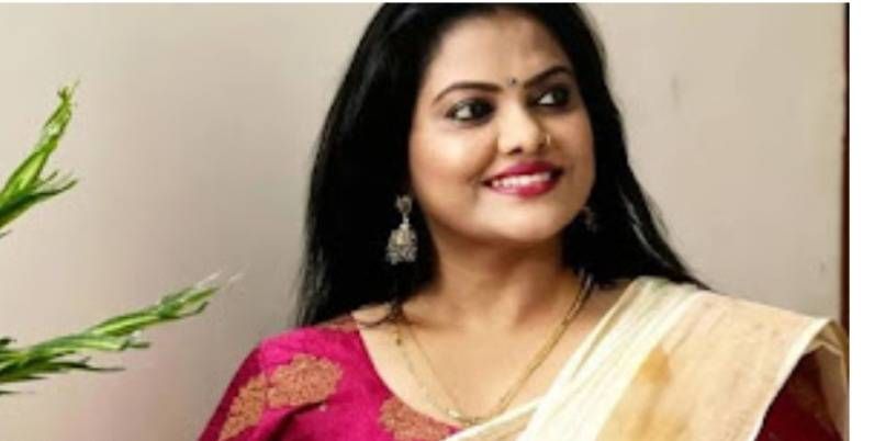 വീട്ടില്‍ അതിക്രമിച്ചു കയറി; യൂട്യൂബേഴ്സിനും വ്‌ളോഗര്‍മാര്‍ക്കുമെതിരേ പരാതിയുമായി നടി മിനു മുനീര്‍