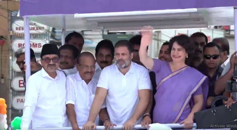 പ്രിയങ്ക ഗാന്ധിക്ക് ഉജ്വല വരവേല്‍പ്പൊരുക്കി വയനാട്; രാഹുലിനൊപ്പം റോഡ് ഷോ