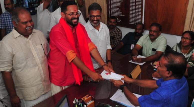 പാലക്കാട്ട് പി. സരിൻ പത്രിക സമര്‍പ്പിച്ചു