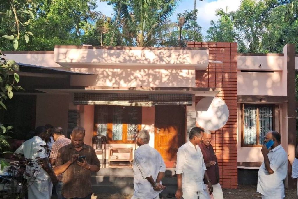 റിട്ട. എഎസ്‌ഐയും ഭാര്യയും കൊല്ലപ്പെട്ട നിലയില്‍; മകനെ തൂങ്ങിമരിച്ച നിലയില്‍ കണ്ടെത്തി