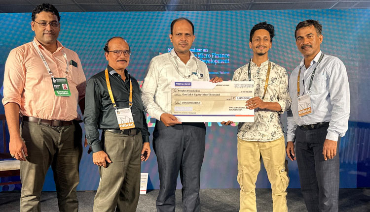 വയനാട് പുനരധിവാസ പ്രവർത്തനം; എച്ച്.ഡബ്ല്യു.എ. സഹായം കൈമാറി