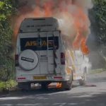 കുറ്റ്യാടി ചുരത്തില്‍ ഓടിക്കൊണ്ടിരുന്ന ട്രാവലറിന് തീ പിടിച്ചു