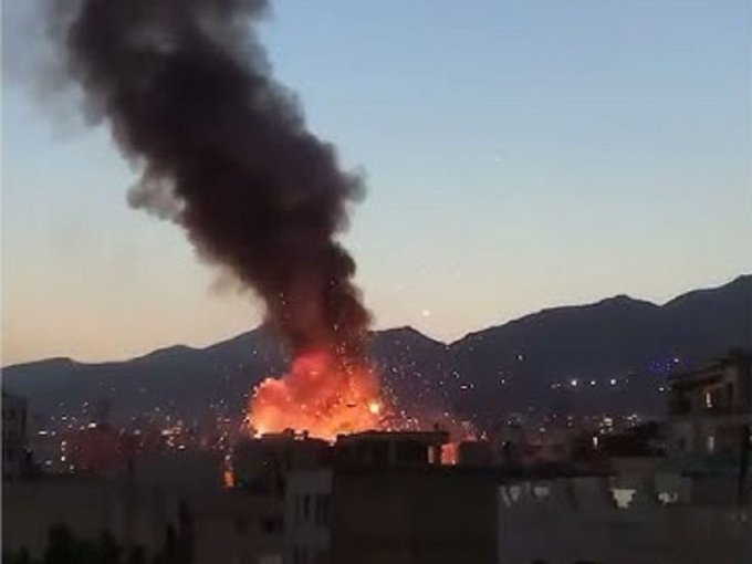 ഇറാന്റെ സൈനിക കേന്ദ്രങ്ങള് ലക്ഷ്യമിട്ട് കനത്ത വ്യോമാക്രമണവുമായി ഇസ്രയേൽ