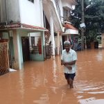 ബെംഗളൂരുവിൽ അതിശക്തമായ മഴ; റോഡുകളിൽ വെള്ളക്കെട്ടും ഗതാഗതക്കുരുക്കും