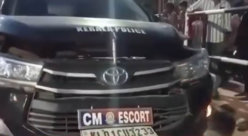 സ്‌കൂട്ടര്‍ യാത്രക്കാരിയെ രക്ഷിക്കാനുള്ള ശ്രമത്തിനിടെ മുഖ്യമന്ത്രിയുടെ വാഹന വ്യൂഹം കൂട്ടിയിടിച്ചു