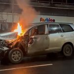 നിര്‍ത്തിയിട്ട പിക്കപ്പ് ലോറിയിലിടിച്ച് ഇന്നോവ കാറിന് തീപിടിച്ചു