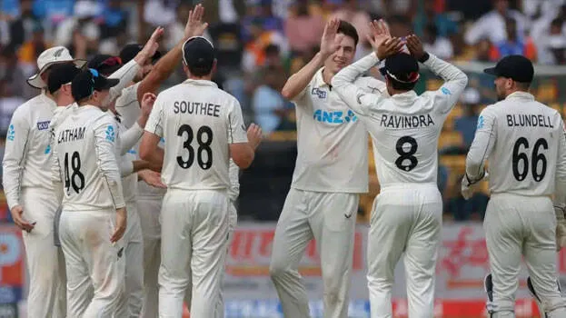 സ്വന്തം നാട്ടിൽ ഇന്ത്യൻ ടീമിനെ തകർത്ത് കിവികൾ; ഇന്ത്യയിൽ ന്യൂസിലൻഡ് ജയിക്കുന്നത് 36 വർഷങ്ങൾക്ക് ശേഷം