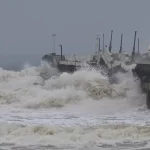 ഫെം​ഗൽ ചുഴലിക്കാറ്റ്; തമിഴ്‌നാട്ടില്‍ കനത്ത മഴ, ചെന്നൈ വിമാനത്താവളം താല്‍ക്കാലികമായി അടച്ചു