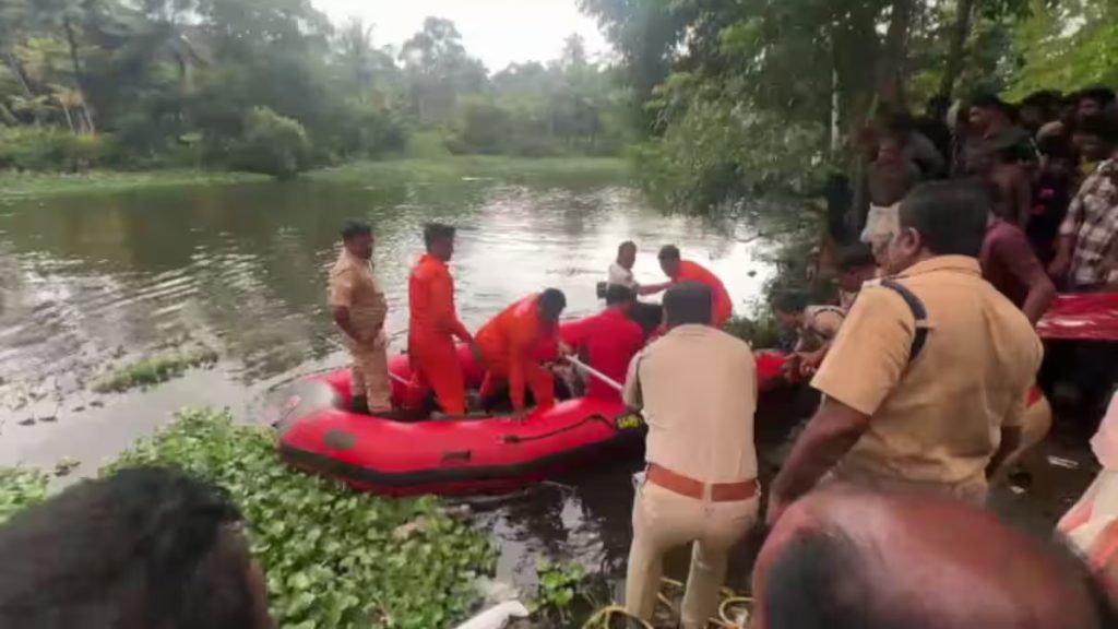 പെരുമഴ; കൊല്ലത്ത് വള്ളം മറിഞ്ഞ് രണ്ട്  യുവാക്കള്‍ക്ക് ദാരുണാന്ത്യം